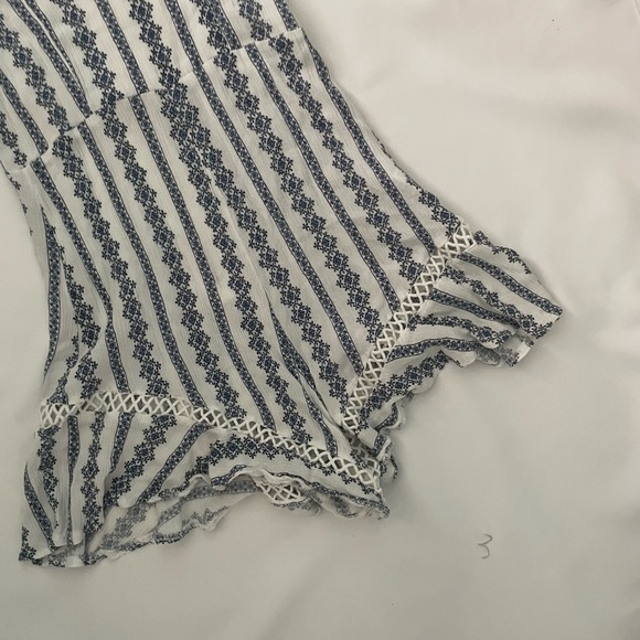 LF Striped Floral Romper - Picture 3 of 4